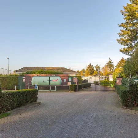 Holiday home With Fireplace In The Heart Of Veluwe *